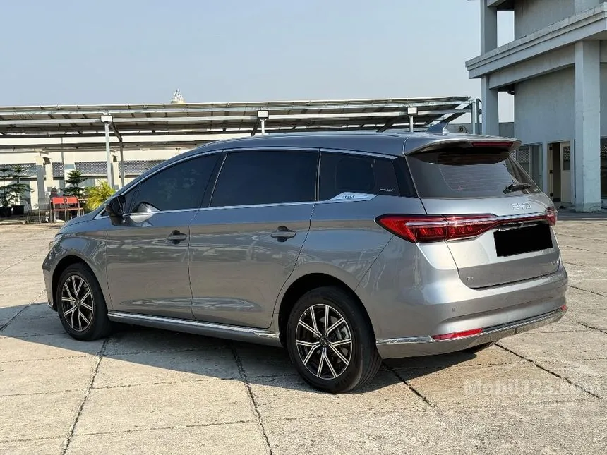 2024 BYD M6 Superior 7 Seater MPV