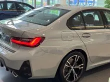 2025 BMW 320i 2.0 M Sport Sedan