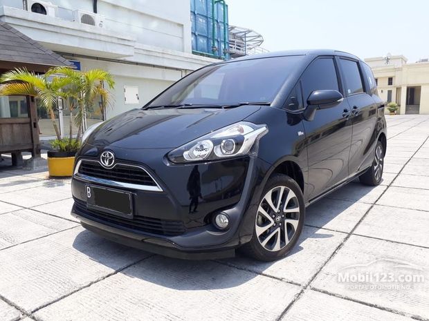  Toyota  Sienta  V Mobil  bekas dijual di Indonesia Dari 260 