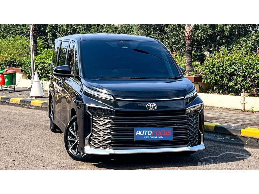 Jual Mobil Toyota Voxy 2022 (Premium Color) 2.0 di DKI Jakarta ...