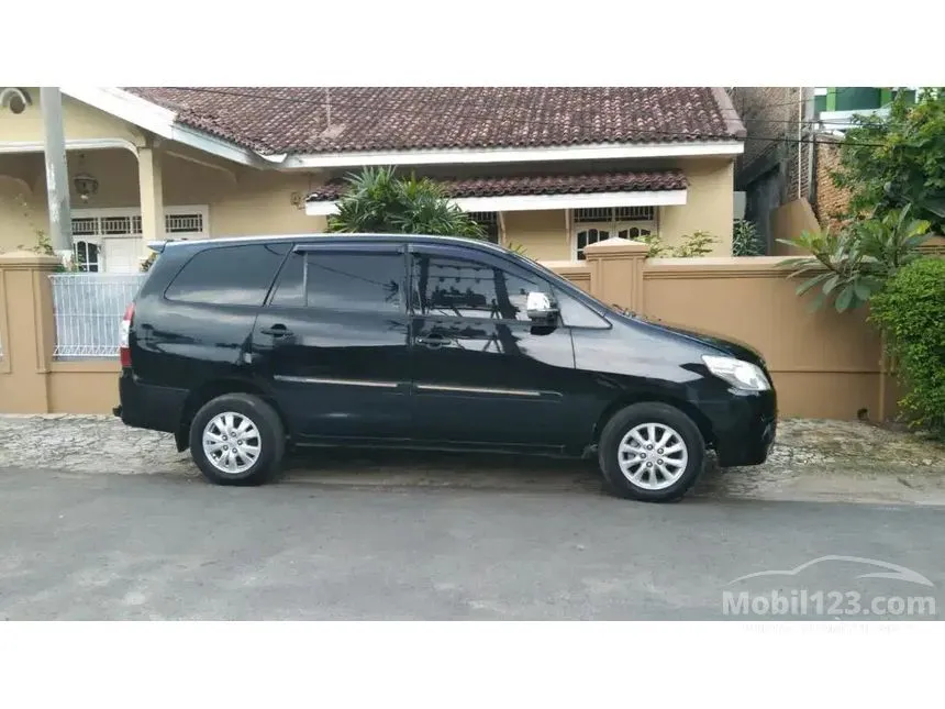 Jual Mobil Toyota Kijang Innova 2014 E 2.0 di Lampung Manual MPV Hitam Rp 158.500.000
