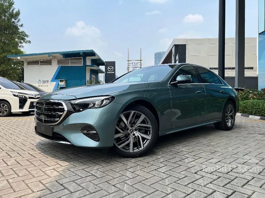 2025 Mercedes-Benz E200 Exclusive Line Sedan