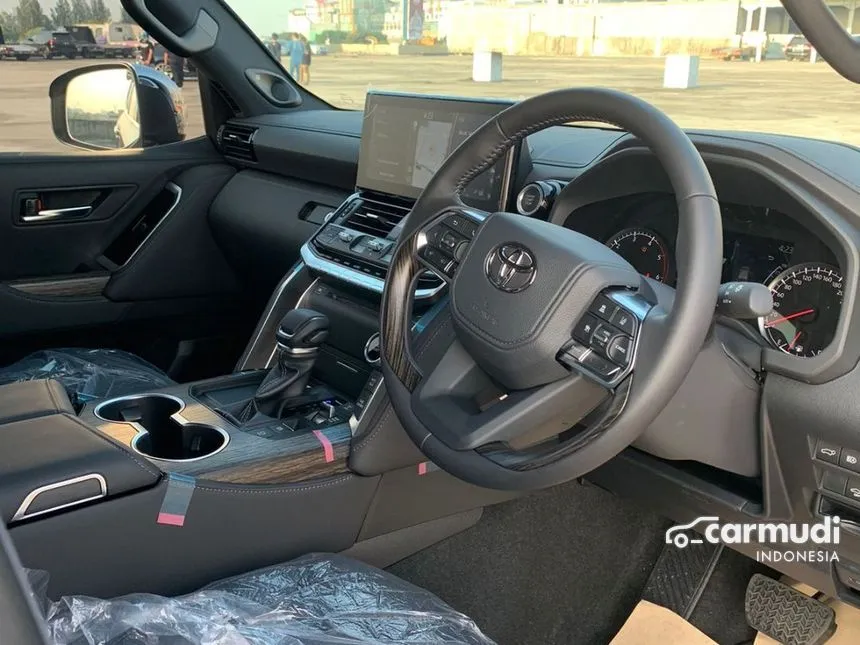 2022 Toyota Land Cruiser VX-R SUV