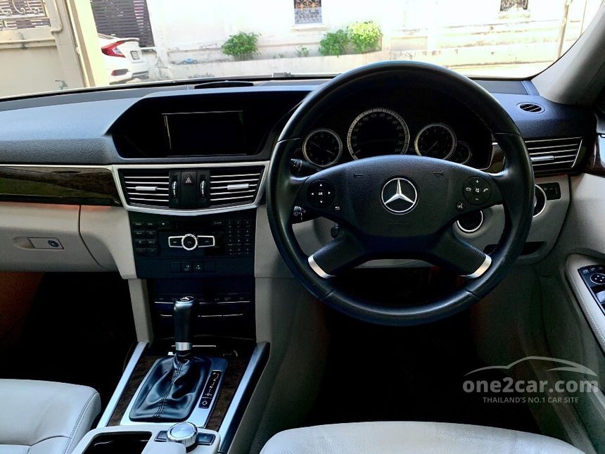 2013 Mercedes-Benz E200 NGT Sedan