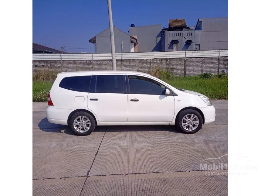 2012 Nissan Grand Livina SV MPV