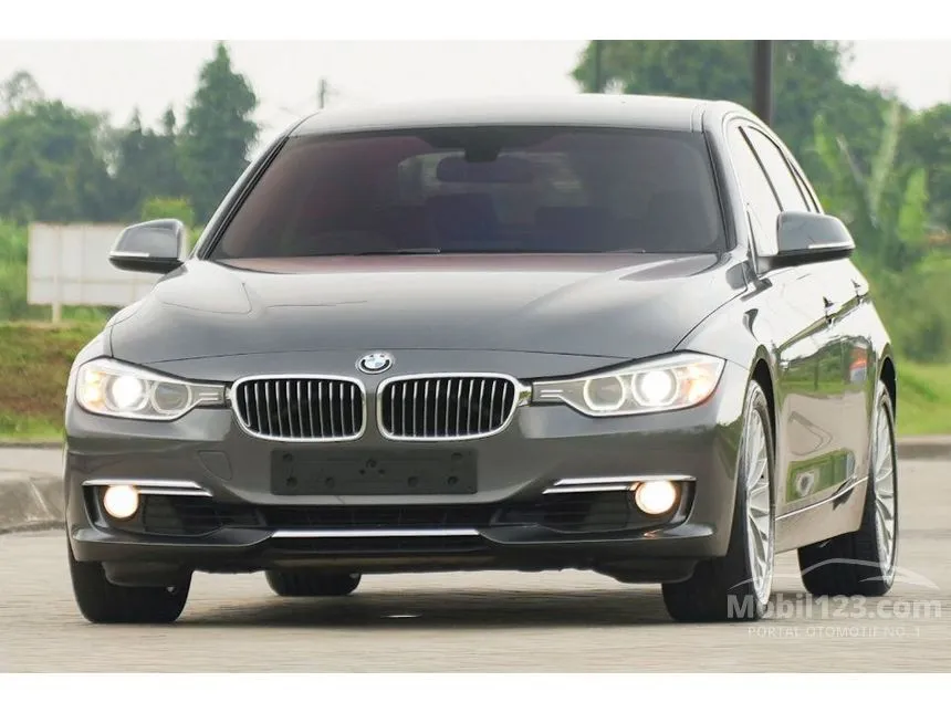 2015 BMW 320i Luxury Sedan