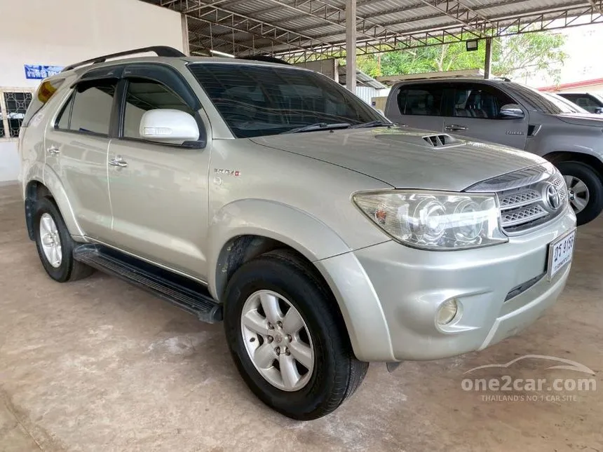 2010 Toyota FORTUNER V SUV