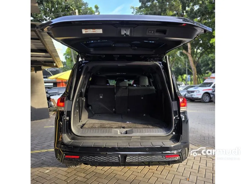 2023 Toyota Land Cruiser 300 VX-R SUV