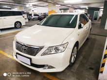2013 Toyota Camry 2.5 V Putih Km rendah istimewa an Perorangan