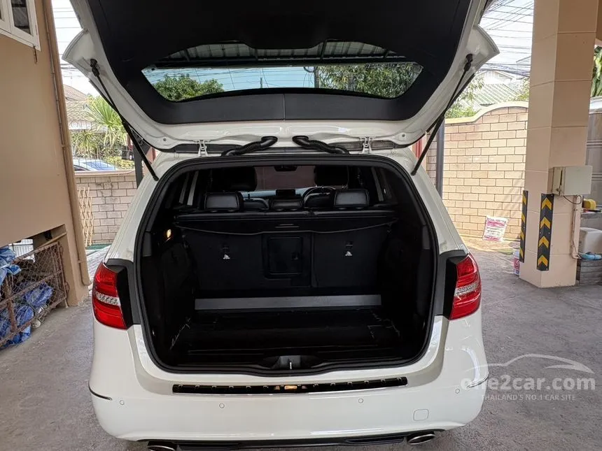2013 Mercedes-Benz B200 Sports BlueEFFICIENCY Hatchback