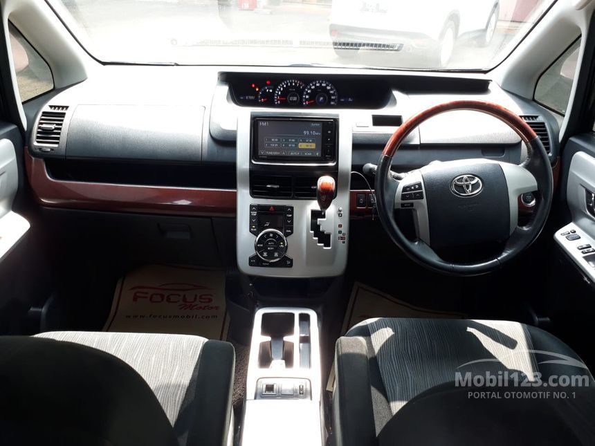 Jual Mobil Toyota NAV1 2014 Luxury V 2 0 di DKI Jakarta 