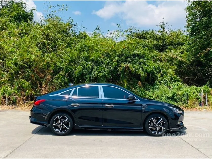 2022 MG MG5 X Sedan