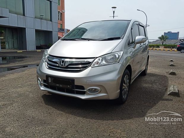 Honda Freed Mobil Tahun 2015-2016 bekas dijual di Dki Honda Freed Mobil Tahun 2015-2016 bekas dijual di Dki