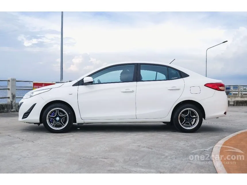 2018 Toyota Yaris Ativ J Sedan