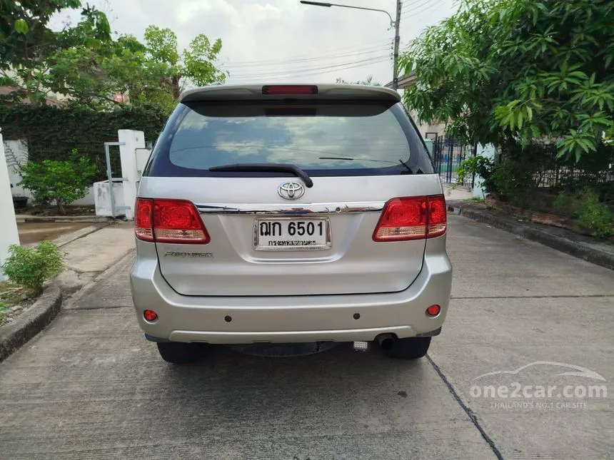 2005 Toyota FORTUNER V SUV