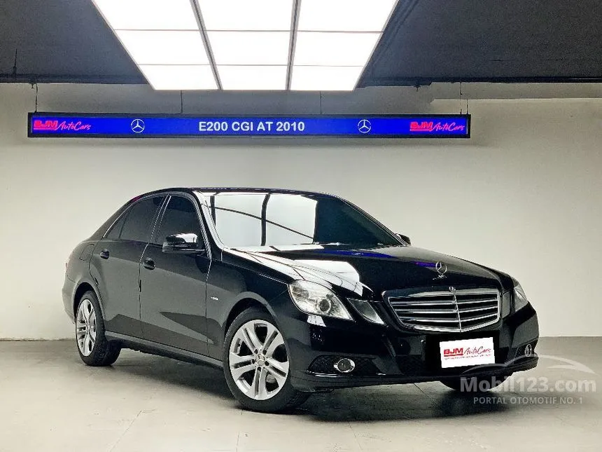 2010 Mercedes-Benz E200 CGI Sedan