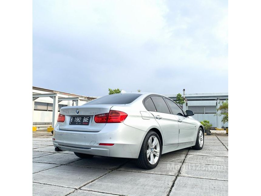 Jual Mobil BMW 320i 2013 Sport 2.0 di DKI Jakarta Automatic Sedan ...