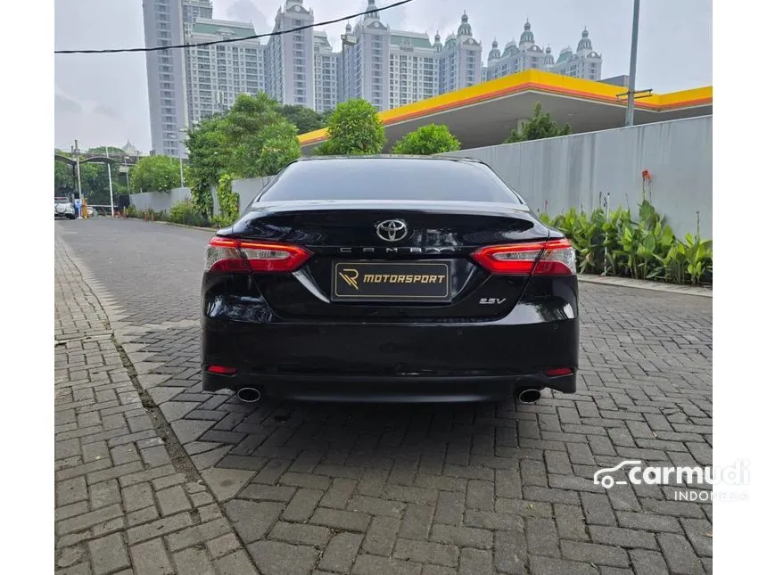 2020 Toyota Camry V Sedan