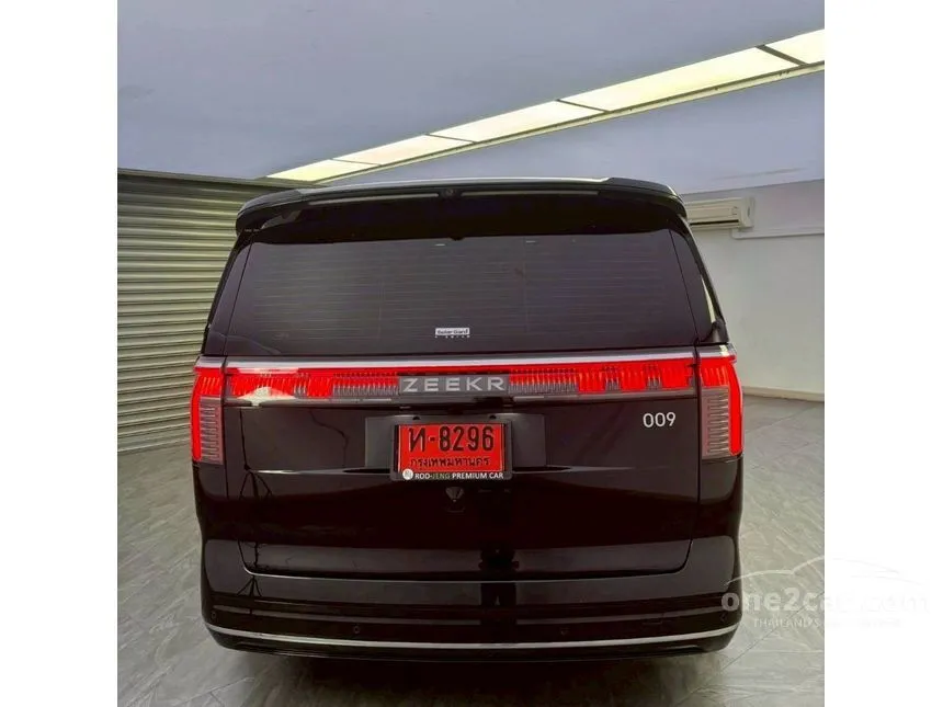 2025 ZEEKR 009 Van