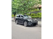 2024 Toyota Land Cruiser 3.3 300 VX-R SUV Black on Black Odo 20 Rb (TERMURAH)