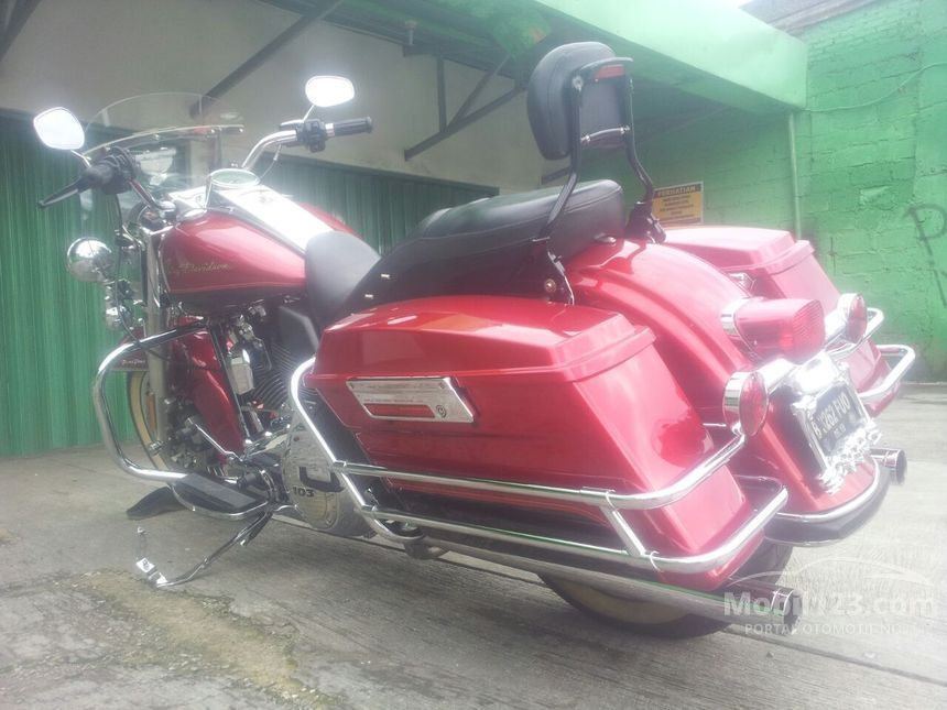 Jual Motor Harley  Davidson  Road King 2012 1 7 di Jawa  