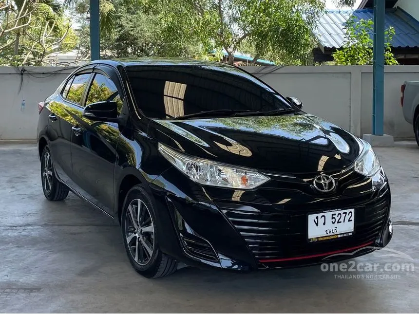 2020 Toyota Yaris Ativ Mid Sedan
