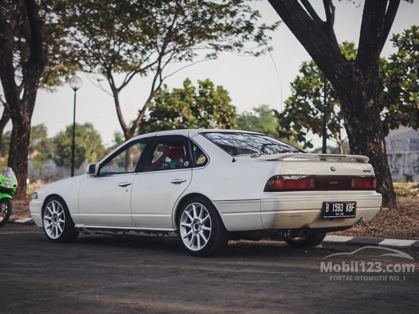 Nissan cefiro 1990