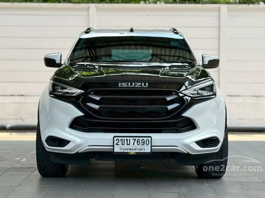 2022 Isuzu MU-X Active SUV