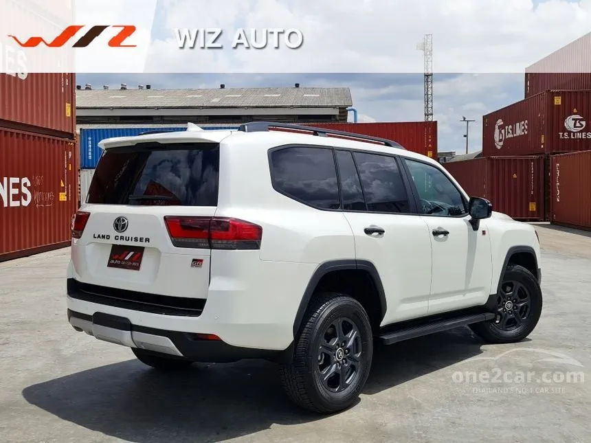 2026 Toyota LAND CRUISER GR Sport SUV