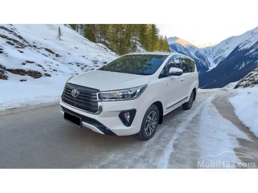 Jual Mobil Toyota Kijang Innova 2022 V 2.4 di Jawa Timur Automatic MPV Putih Rp 430.000.000
