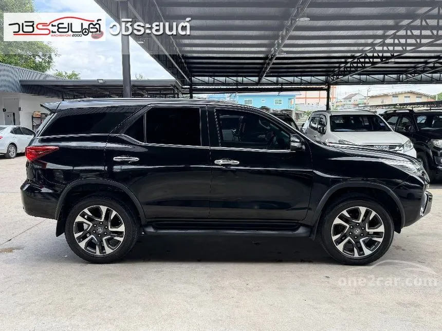 2016 Toyota FORTUNER V SUV