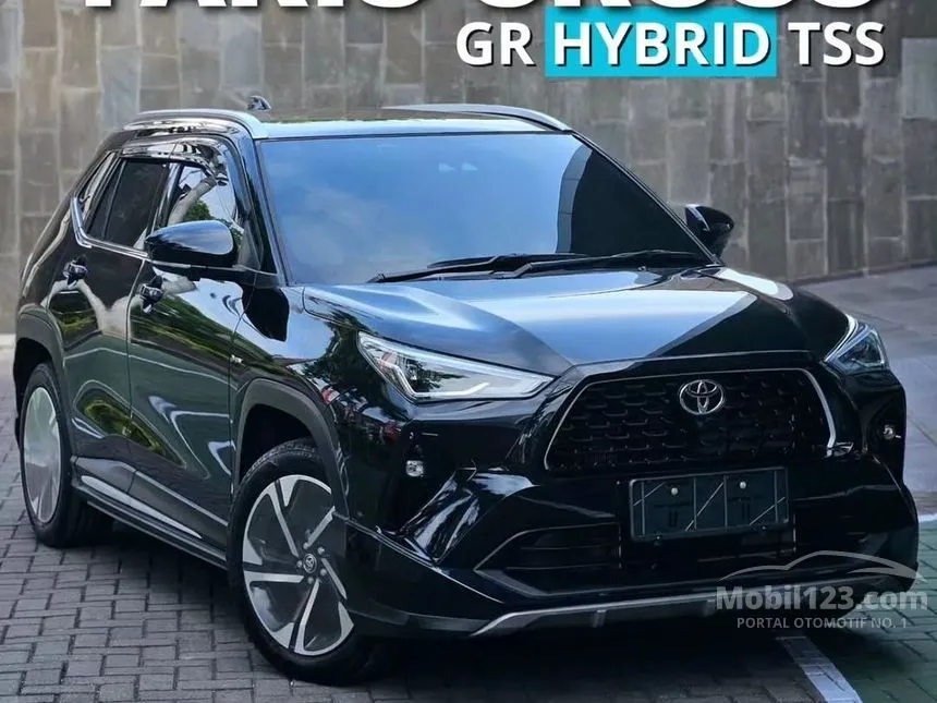 Jual Mobil Toyota Yaris Cross 2025 S HV with GR Parts Aero Pkg 1.5 di DKI Jakarta Automatic SUV Hitam Rp 320.000.000