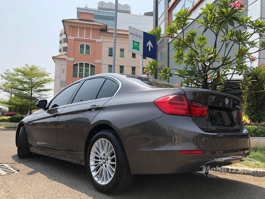 Jual Mobil  BMW  320i  2021 Luxury  2 0 di DKI Jakarta 