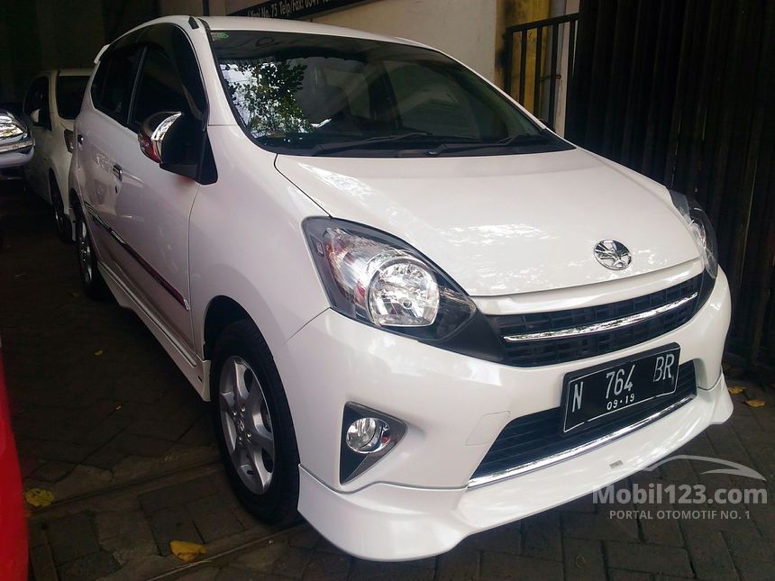 Agya TRD 1200 Putih: Perpaduan Gaya dan Performa di Segmen LCGC