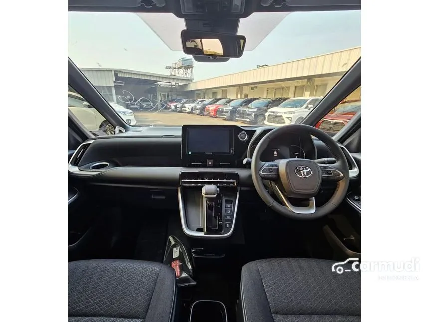 2025 Toyota Voxy (Premium Color) MPV