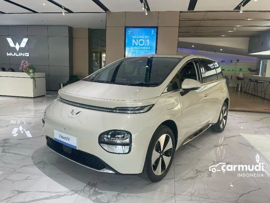 2025 Wuling Cloud EV Pro Hatchback