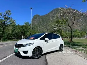 2015 Honda JAZZ 1.5 V Hatchback