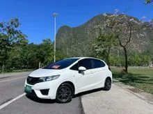 2015 Honda JAZZ 1.5 (ปี 14-22) V Hatchback