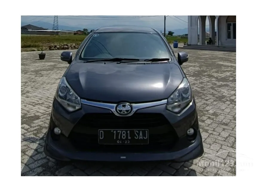 Jual Mobil Toyota Agya 2018 TRD 1.2 di Jawa Barat Automatic Hatchback Abu