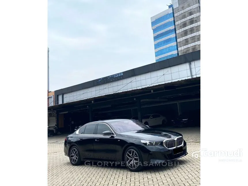 2025 BMW 520i M Sport Sedan