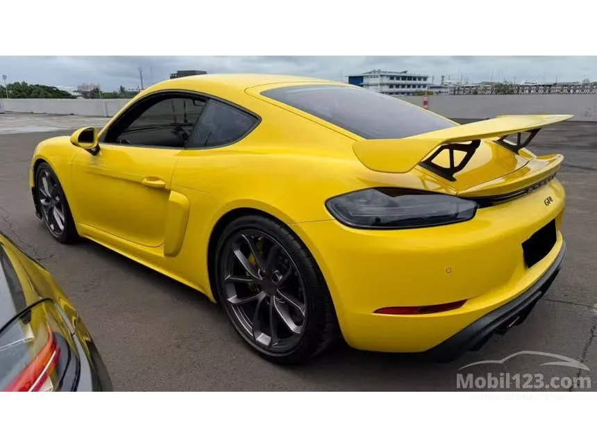 2021 Porsche 718 Cayman GT4 Coupe