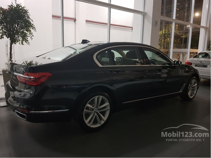 Jual Mobil  BMW  730Li 2019 2 0 di DKI Jakarta Automatic 