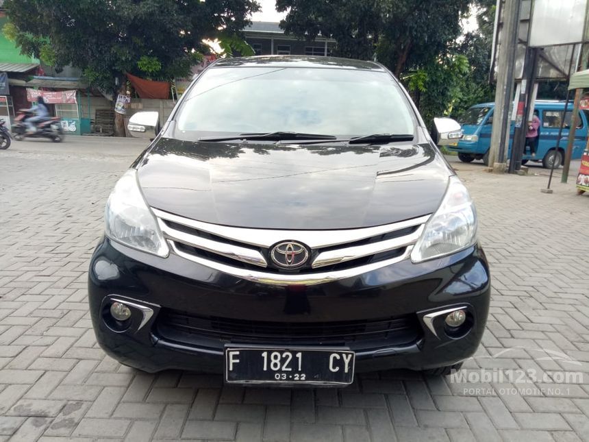 Toyota Avanza 2012 Hitam: Sebuah Studi Kasus Kendaraan Bekas Populer