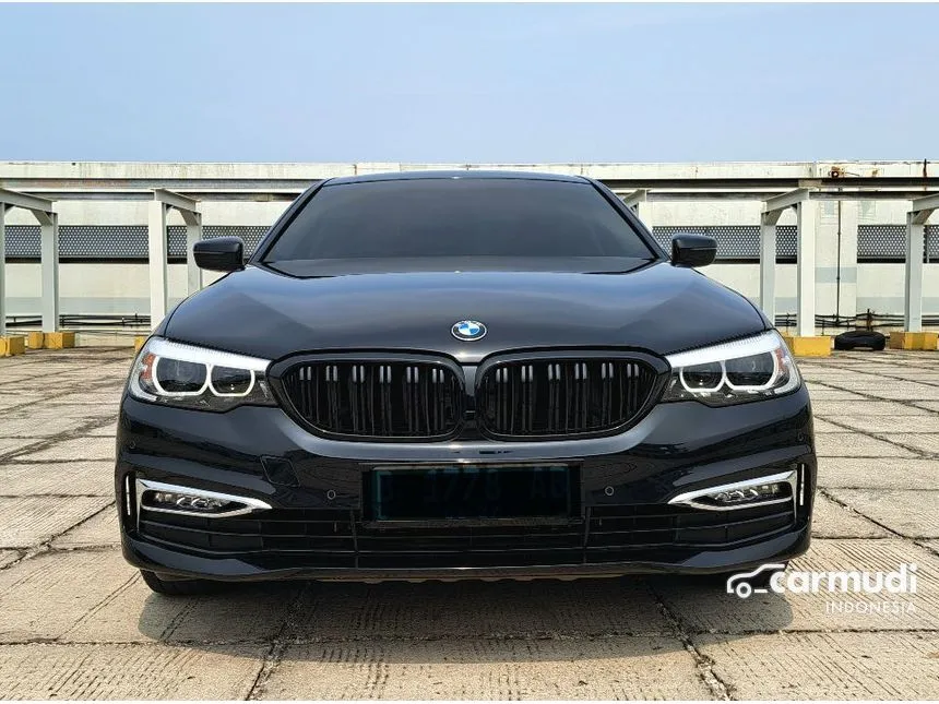 2018 BMW 520i Luxury Sedan