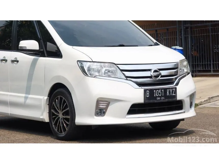 Jual Mobil Nissan Serena 2014 Panoramic 2.0 di Banten Automatic MPV Putih Rp 165.000.000