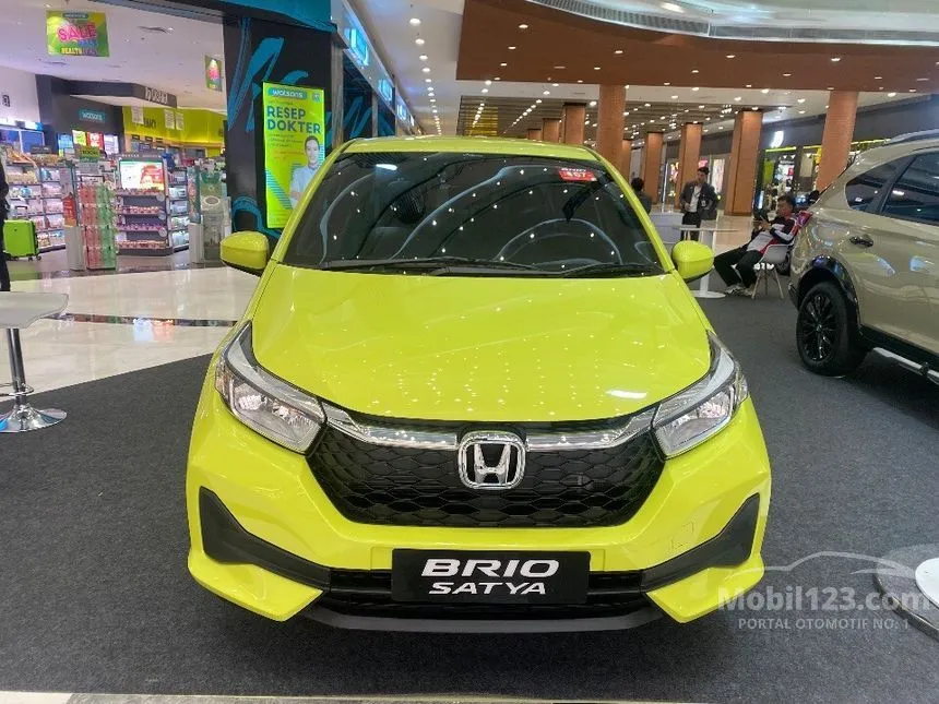 Jual Mobil Honda Brio 2024 E Satya 1.2 di DKI Jakarta Automatic Hatchback Kuning Rp 176.800.000