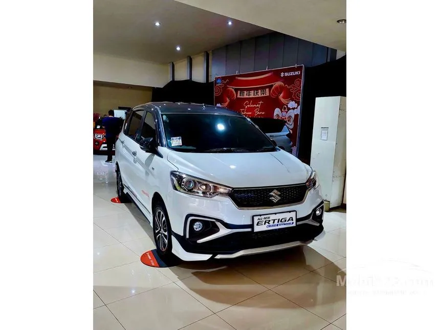 Jual Mobil Suzuki Ertiga 2024 Hybrid Cruise (2 Tone) 1.5 di Jawa Timur Automatic MPV Putih Rp 179.442.000
