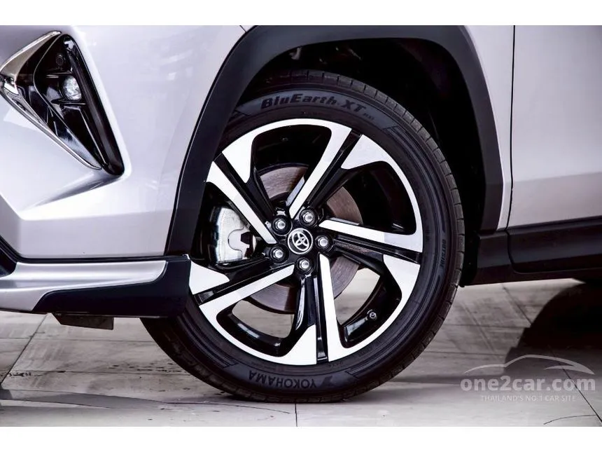 2024 Toyota Yaris Cross HEV Premium Luxury SUV
