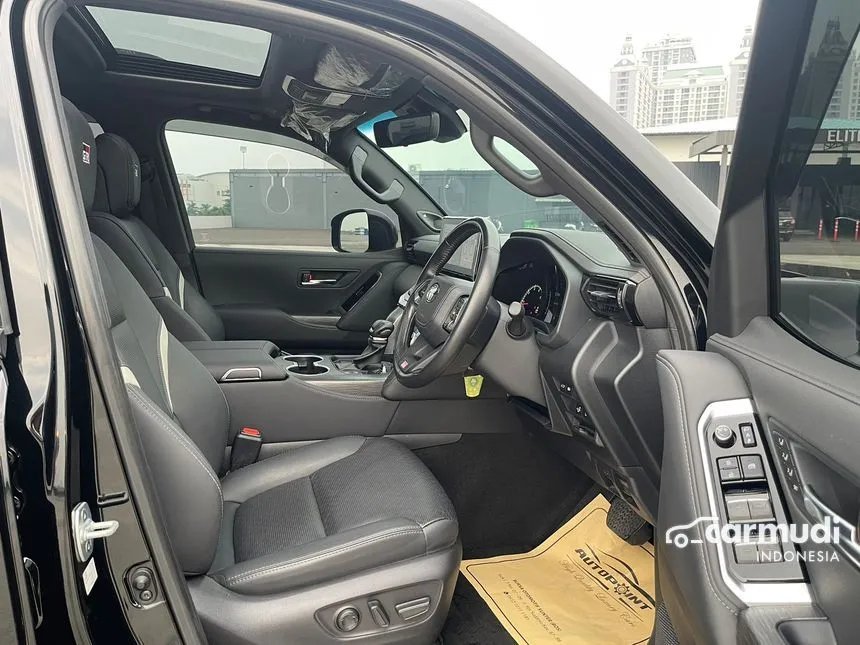 2022 Toyota Land Cruiser 300 GR-S 70th Anniversary SUV