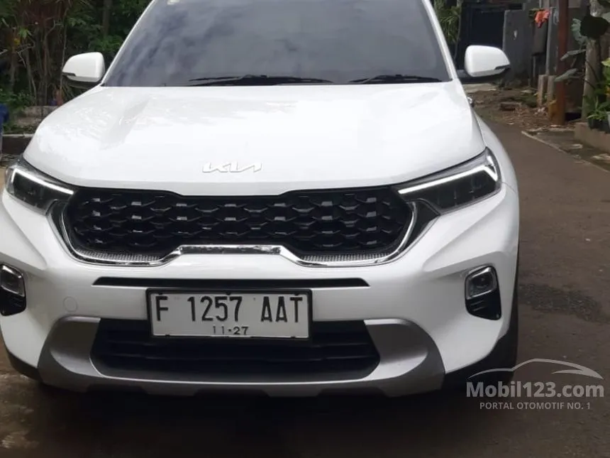 Jual Mobil KIA Sonet 7 2022 Premiere 1.5 di Jawa Barat Automatic SUV Putih Rp 250.000.000